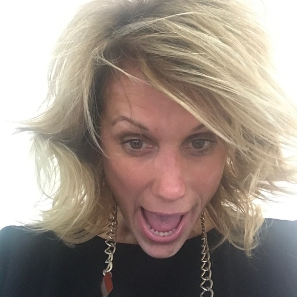 Meet your Posher, Cindy - Picture 1 of 1